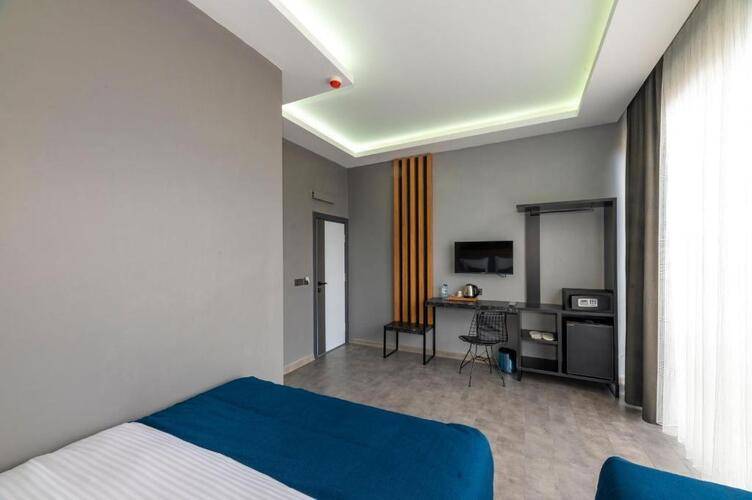 Melanj Airport Hotel