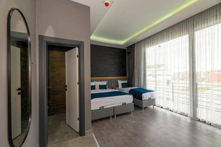 Melanj Airport Hotel