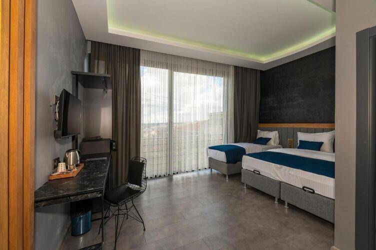 Melanj Airport Hotel