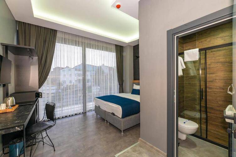 Melanj Airport Hotel