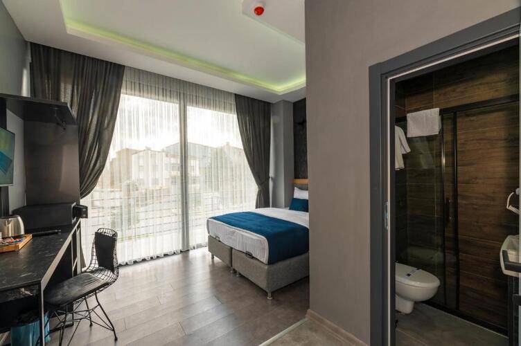 Melanj Airport Hotel