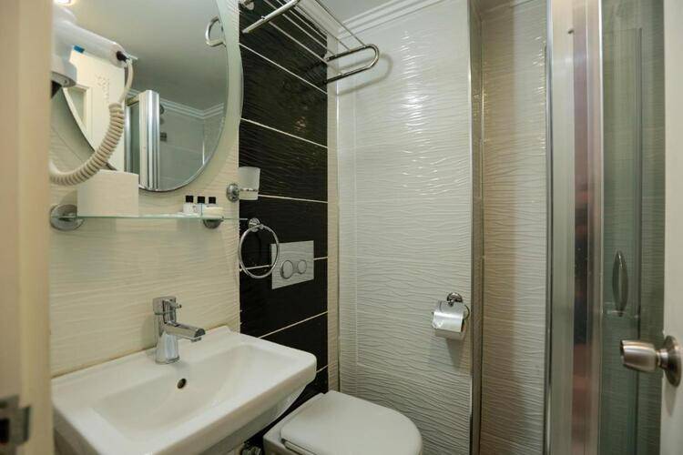 Grand Inova Hotel