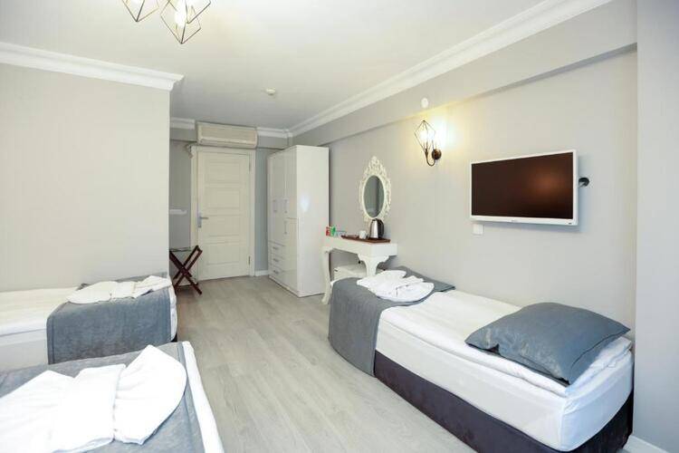 Grand Inova Hotel