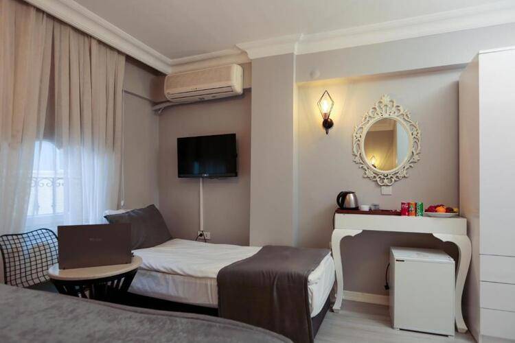 Grand Inova Hotel