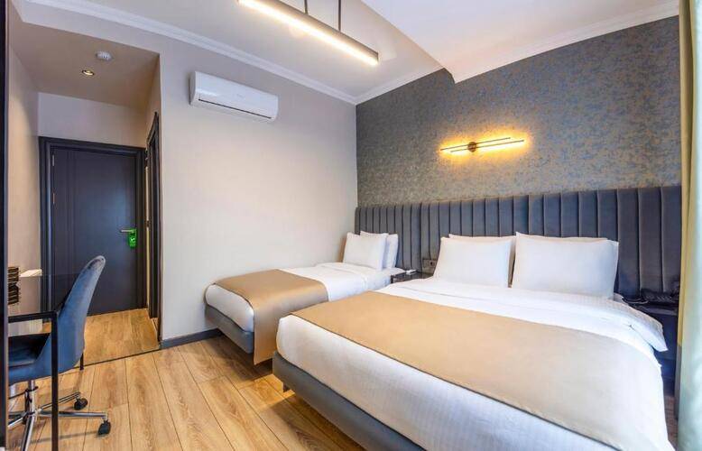 Lenora Airport Hotel
