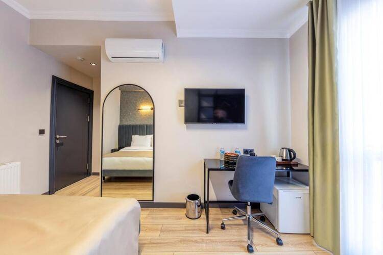 Lenora Airport Hotel