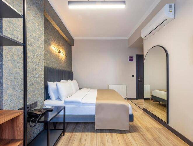Lenora Airport Hotel