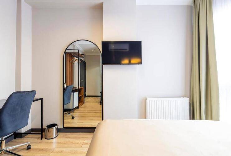 Lenora Airport Hotel