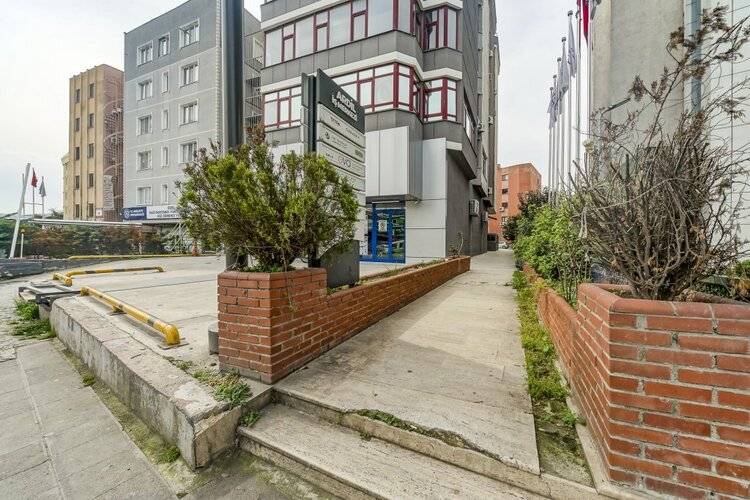 Manu Startup House