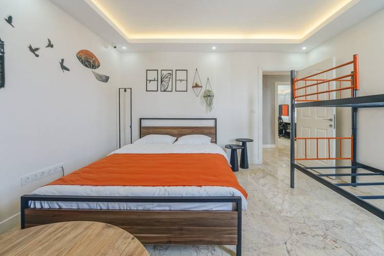 Manu Startup House