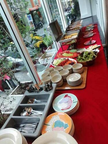 77 Bangla Hotel