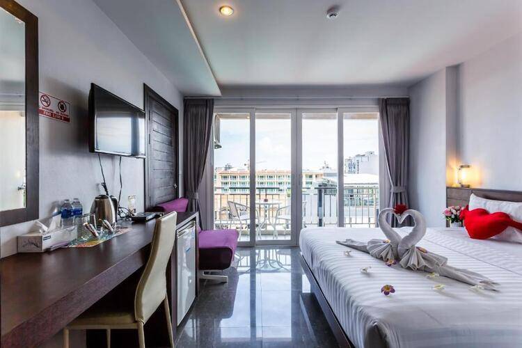 77 Bangla Hotel