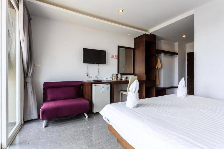 77 Bangla Hotel