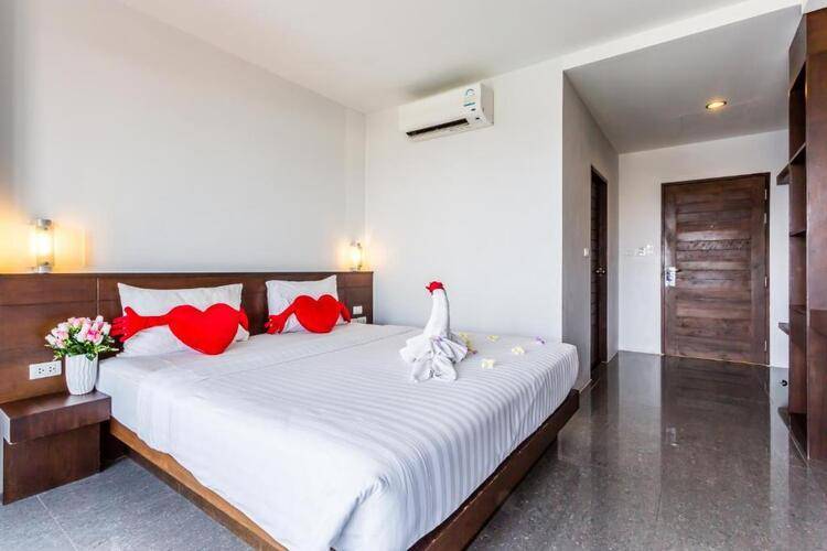 77 Bangla Hotel