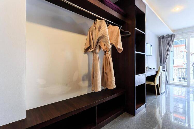 77 Bangla Hotel