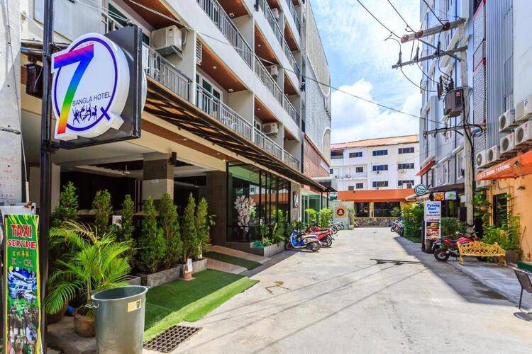 77 Bangla Hotel