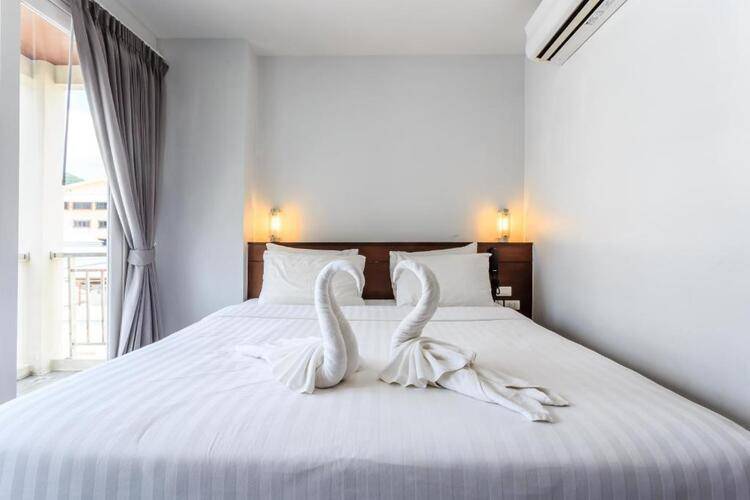 77 Bangla Hotel