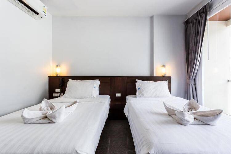 77 Bangla Hotel