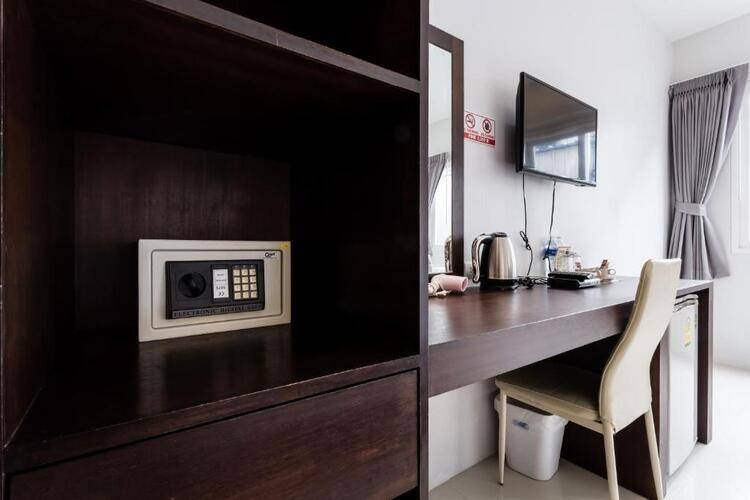 77 Bangla Hotel
