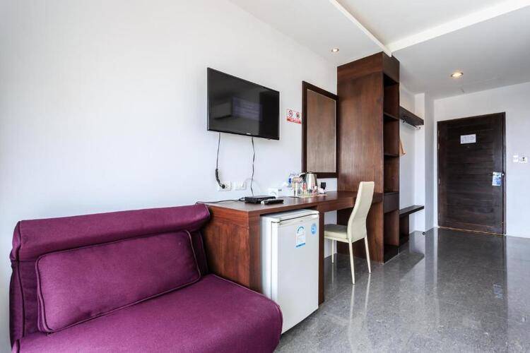 77 Bangla Hotel