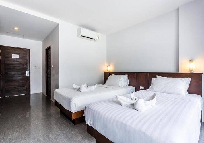77 Bangla Hotel