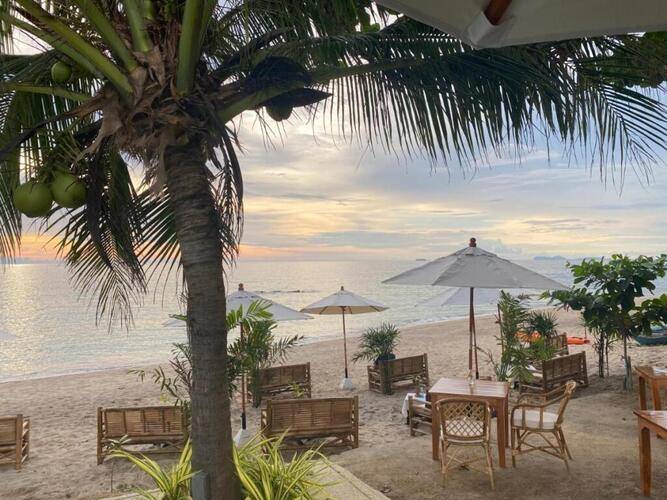 Lanta Palace Beach Resort And Spa