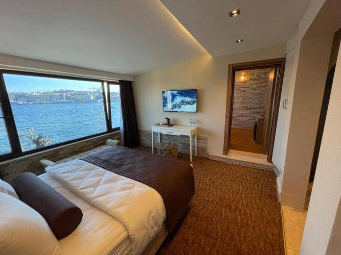 Weingart Port Hotel