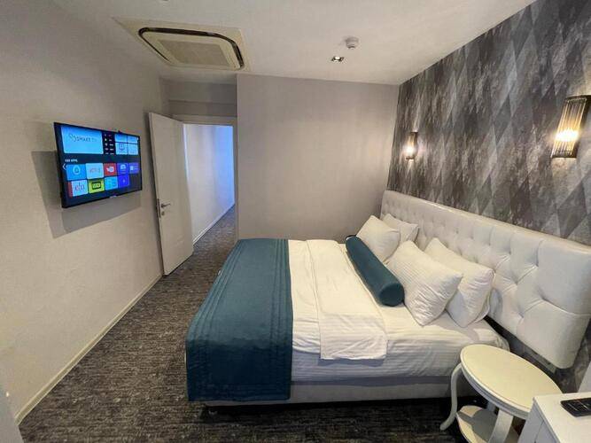 Weingart Port Hotel
