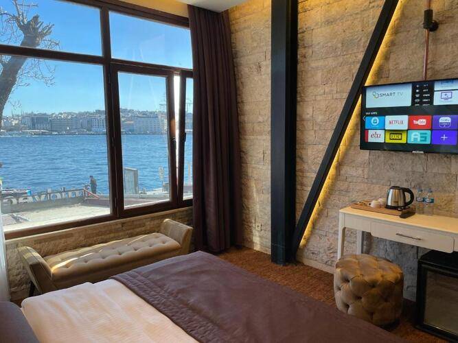 Weingart Port Hotel