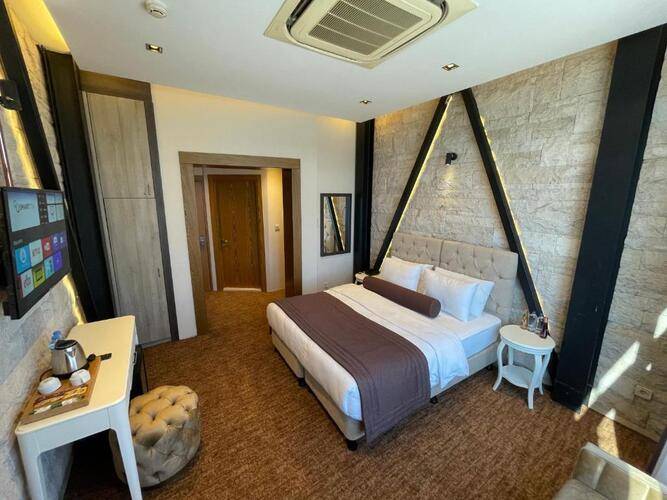 Weingart Port Hotel
