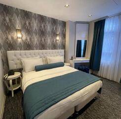 $item['hotel']['name']