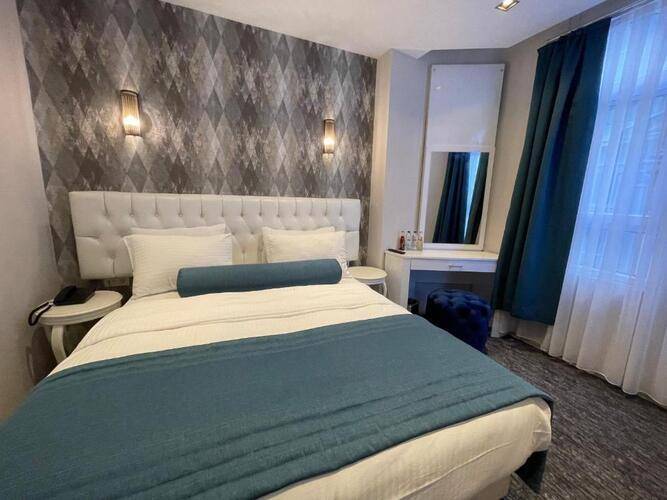 Weingart Port Hotel