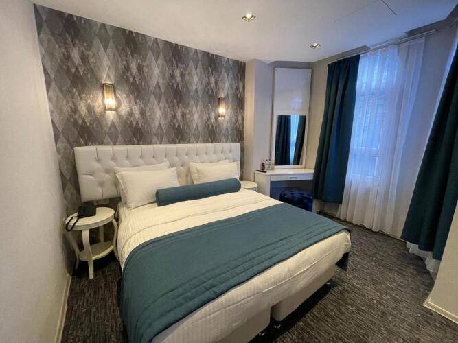 Weingart Port Hotel
