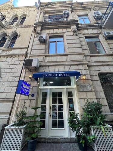 Pilot Hotel Baku