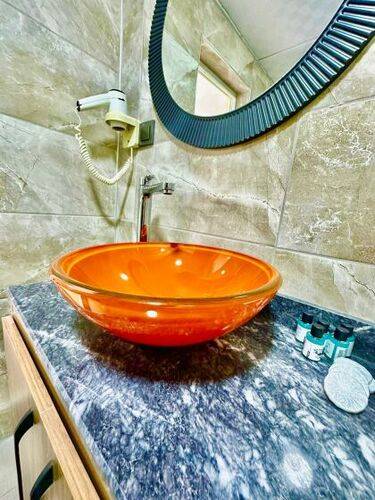 Grand Lavin Hotel