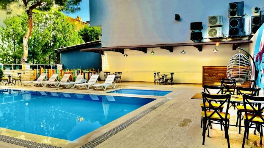 Grand Lavin Hotel