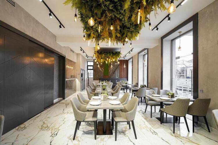 Dynasty Hotel