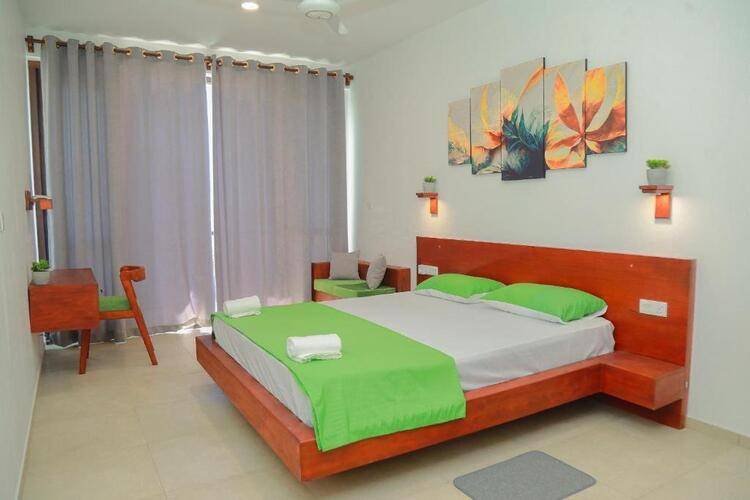 Travellers Hotel