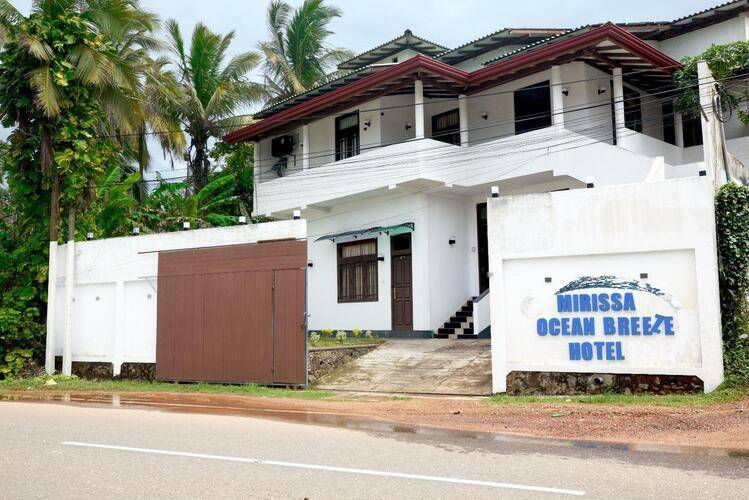 Mirissa Ocean Breeeze Hotel