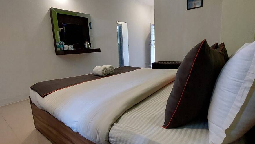 Bay Breeze Hotels & Resorts
