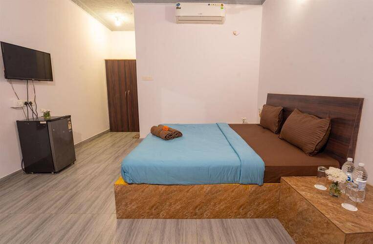 Riverfront Hostel And Suites