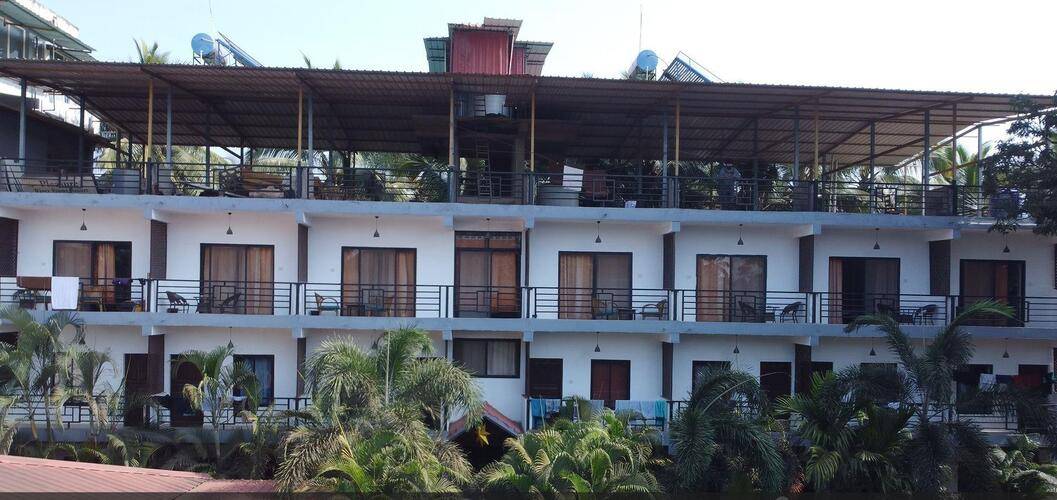Riverfront Hostel And Suites