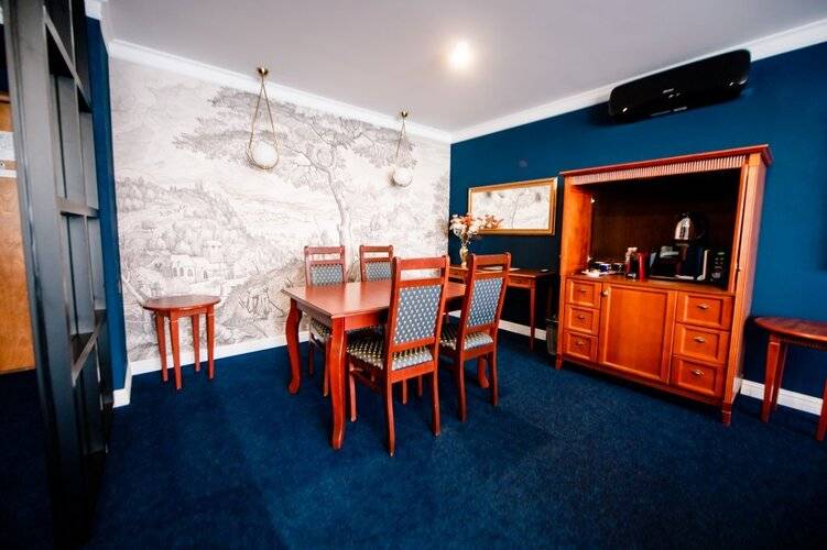 Президент-Отель Дис