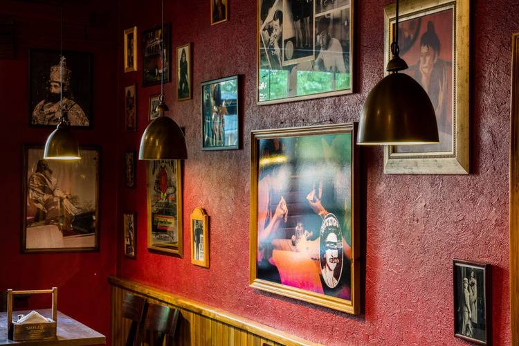 Президент-Отель Дис