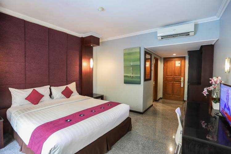 Famous Hotel Kuta