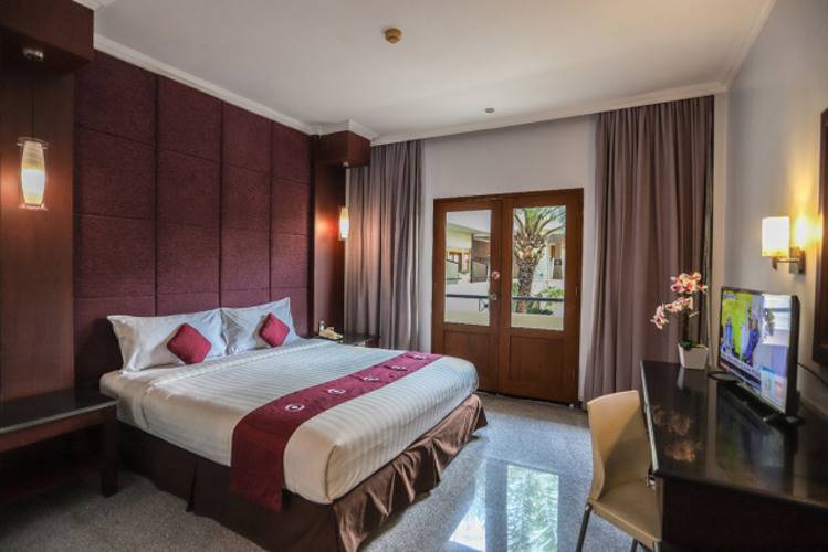 Famous Hotel Kuta
