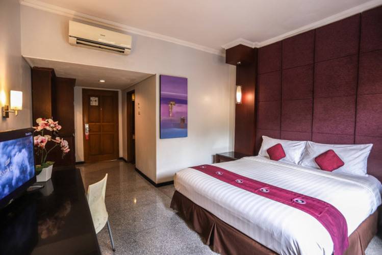 Famous Hotel Kuta