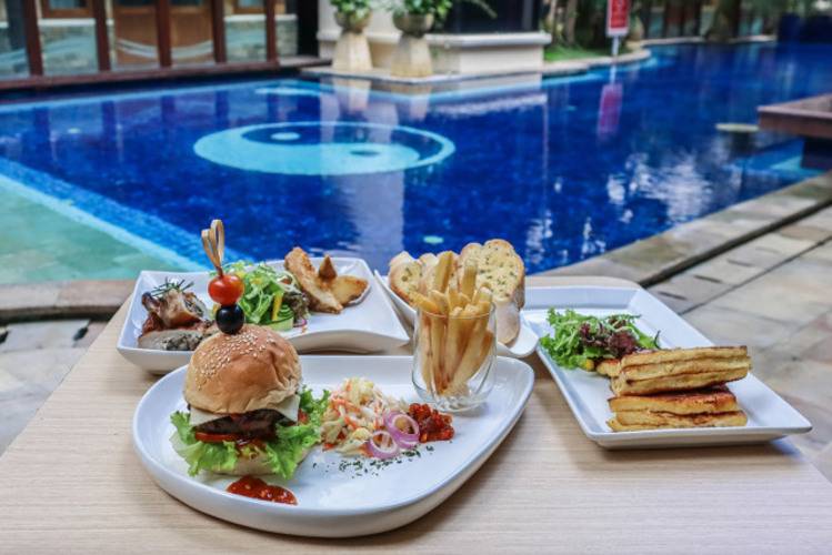 Famous Hotel Kuta