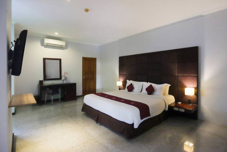 Famous Hotel Kuta