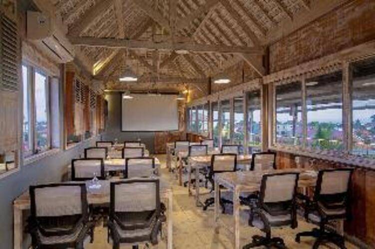 Frii Bali Echo Beach